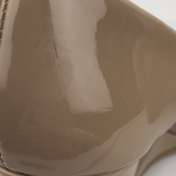CL By Laundry Nima Wedge Pump Cream Nude Patent Faux Leather US 7W EU 37.5W Wide - Picture 12 of 15